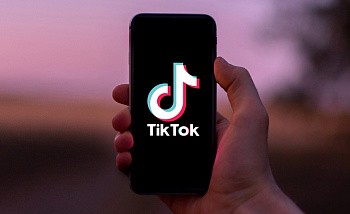 /blog/stati-i-analitika/kak-zapustit-reklamu-v-tiktok-ads-poshagovaya-instruktsiya/