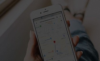 /blog/stati-i-analitika/kak-pokazyvat-reklamu-v-google-kartakh/